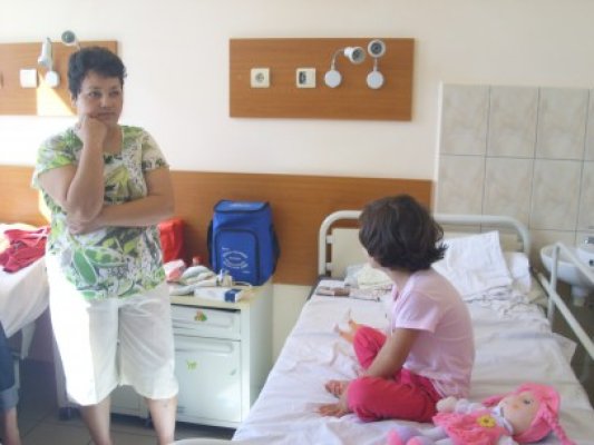 Fetiţă cu sindromul Turner, internată la Spitalul Judeţean